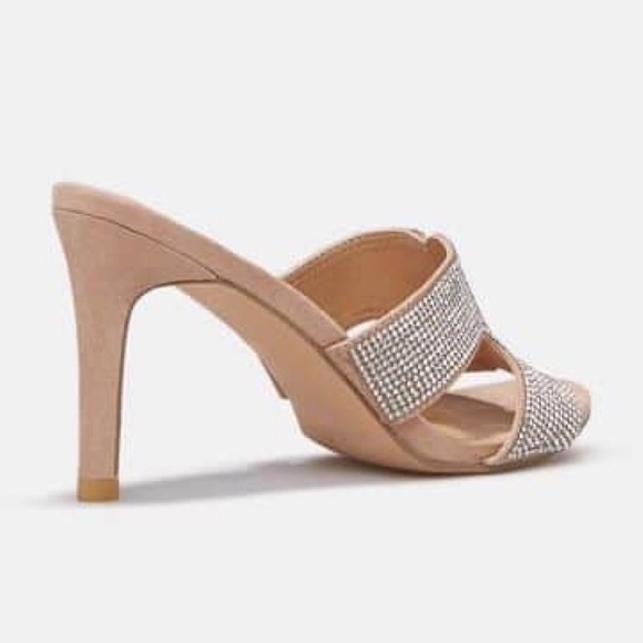 Lowri Rhinestone Strap Sandal Size 7 NWTs - Picture 2 of 2